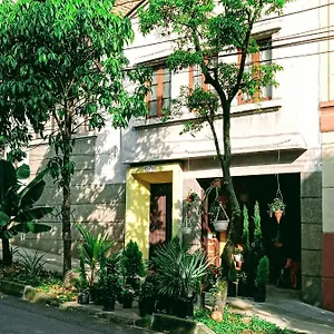  Pensión Casa Luna -estratégica Ubicación- Colombia